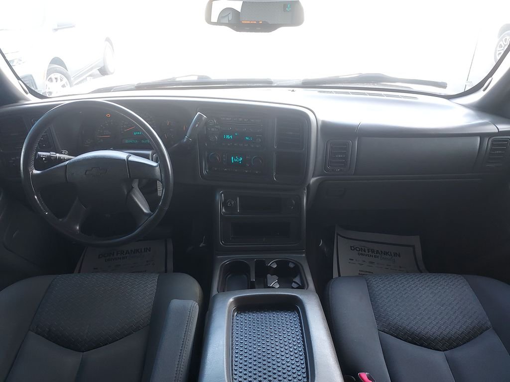 Used 2004 Black Chevrolet Base image 15