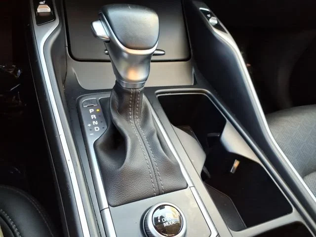 Used 2023 White Kia S image 25