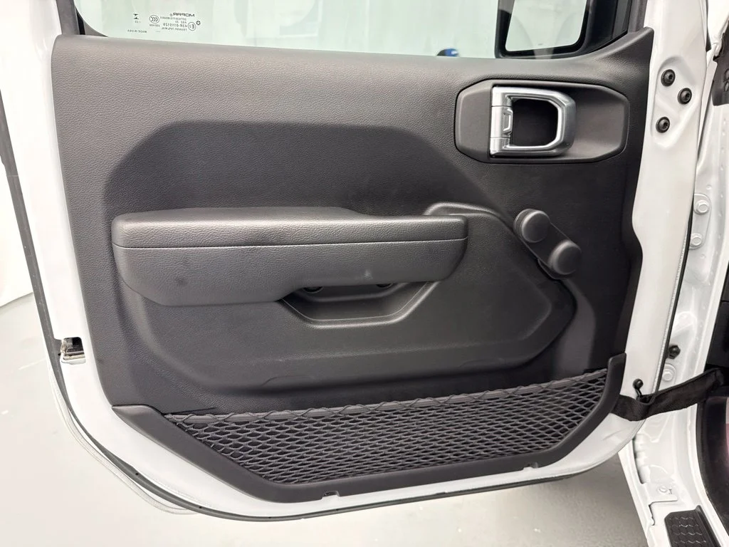 2023 Jeep Wrangler SPORT Convertible Slide 14
