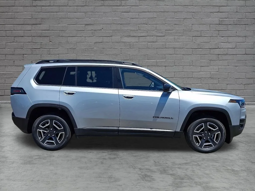 New 2026 Silver Zynith Clearcoat Jeep Laredo image 9