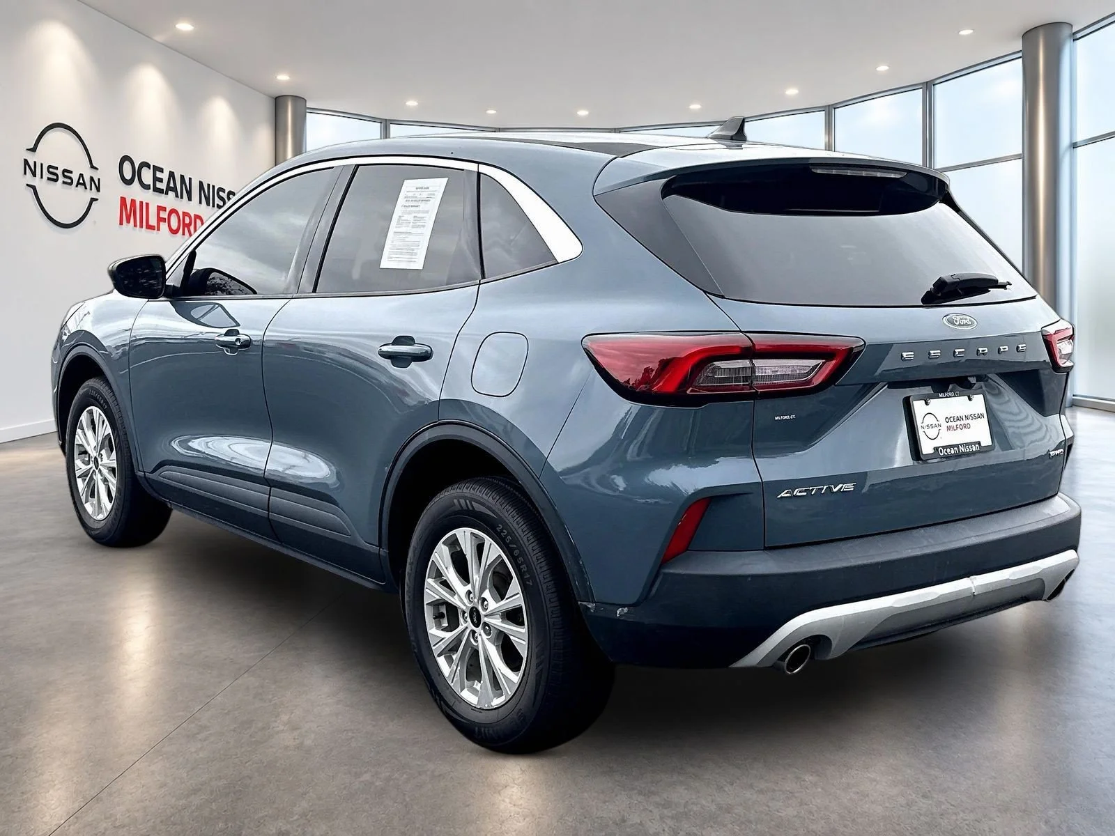 Used 2023 Vapor Blue Ford Active image 7