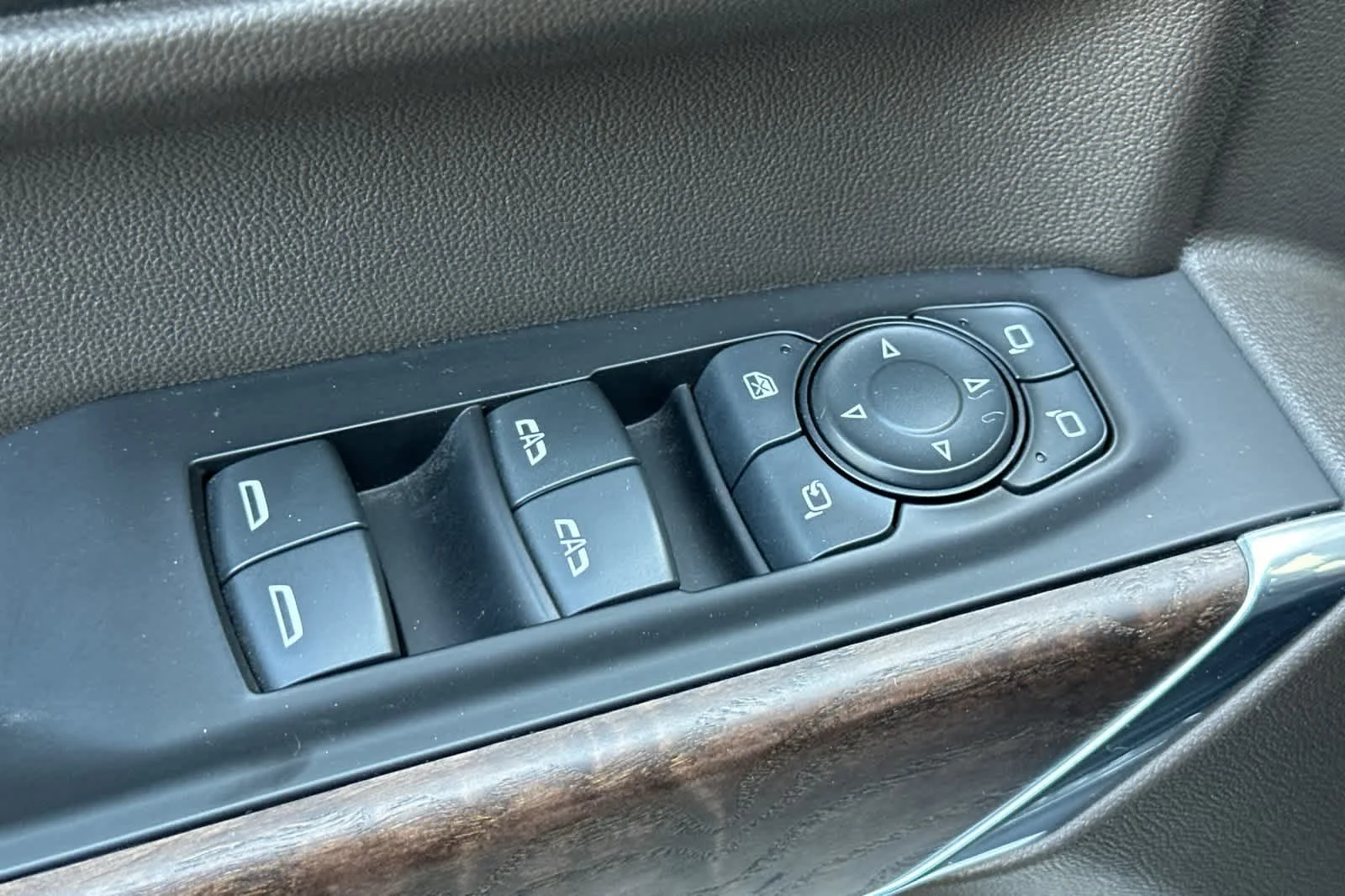Certified Used 2020 White Frost Tricoat GMC Denali image 13