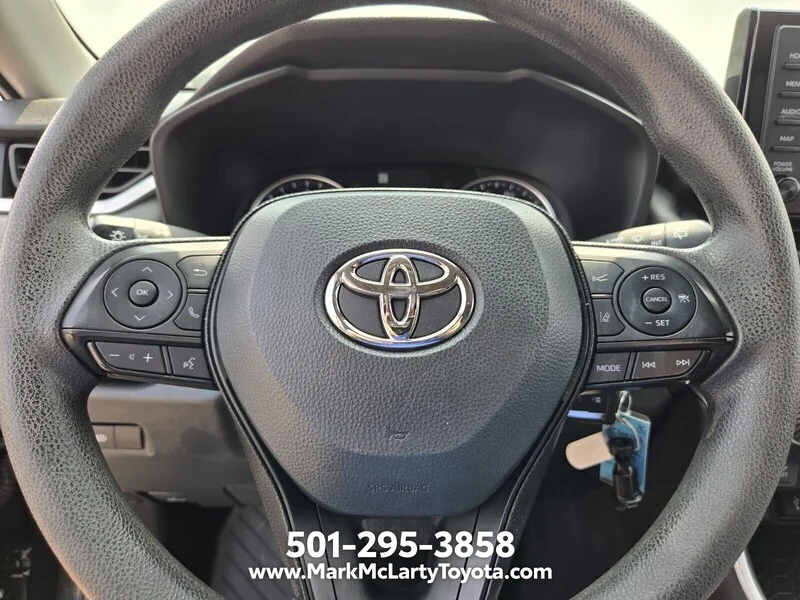 Used 2022 Midnight Black Metallic TOYOTA LE AWD image 20