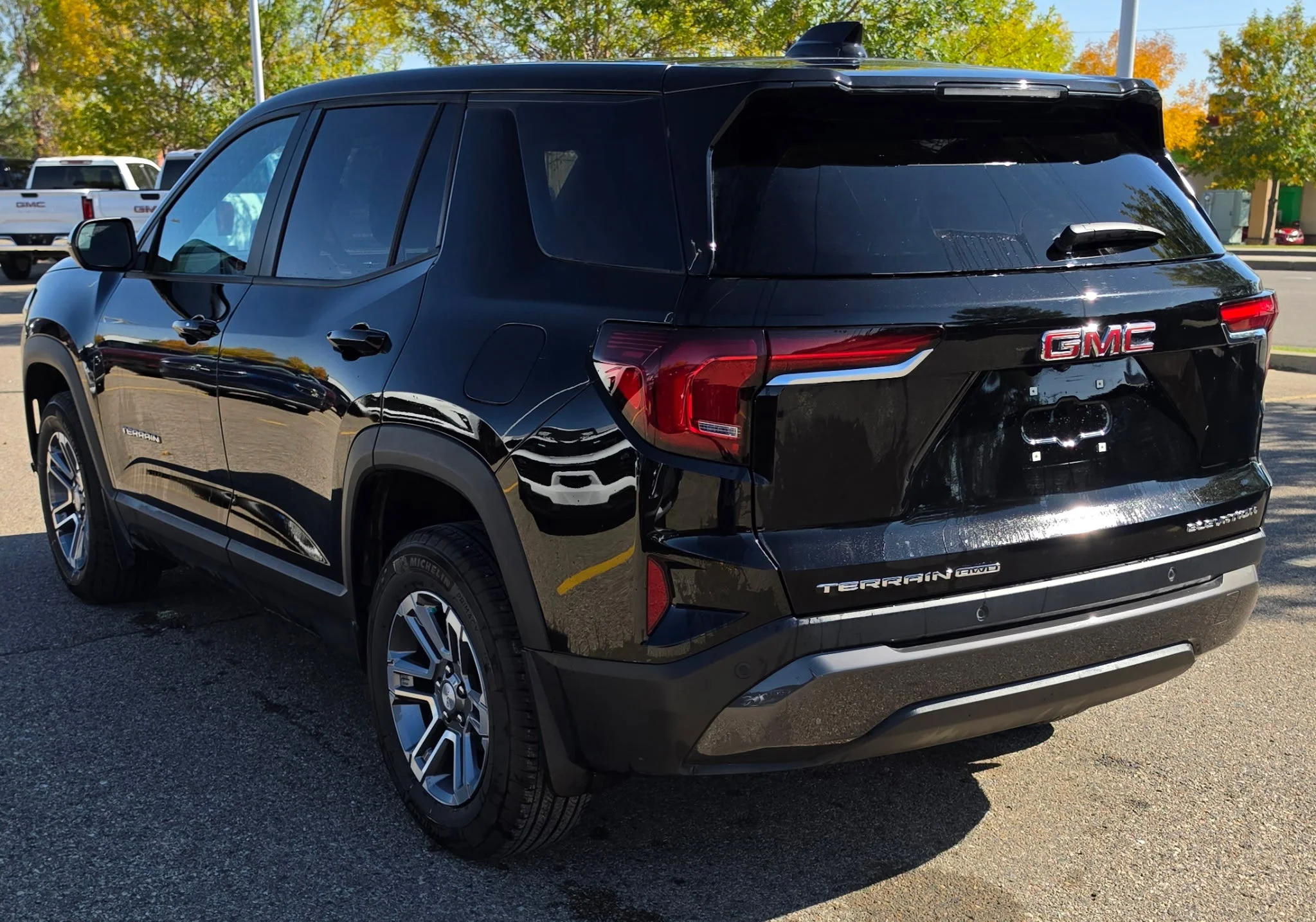 Used 2026 Ebony GMC AWD Elevation image 3