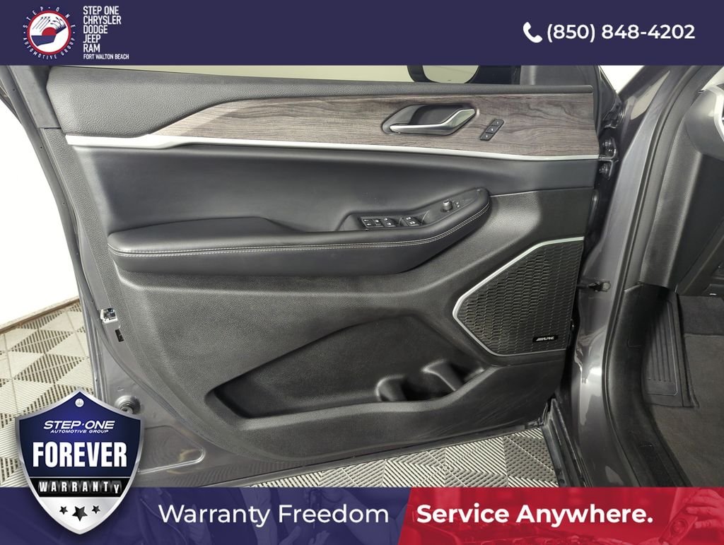 Used 2022 Gray Jeep Limited image 17