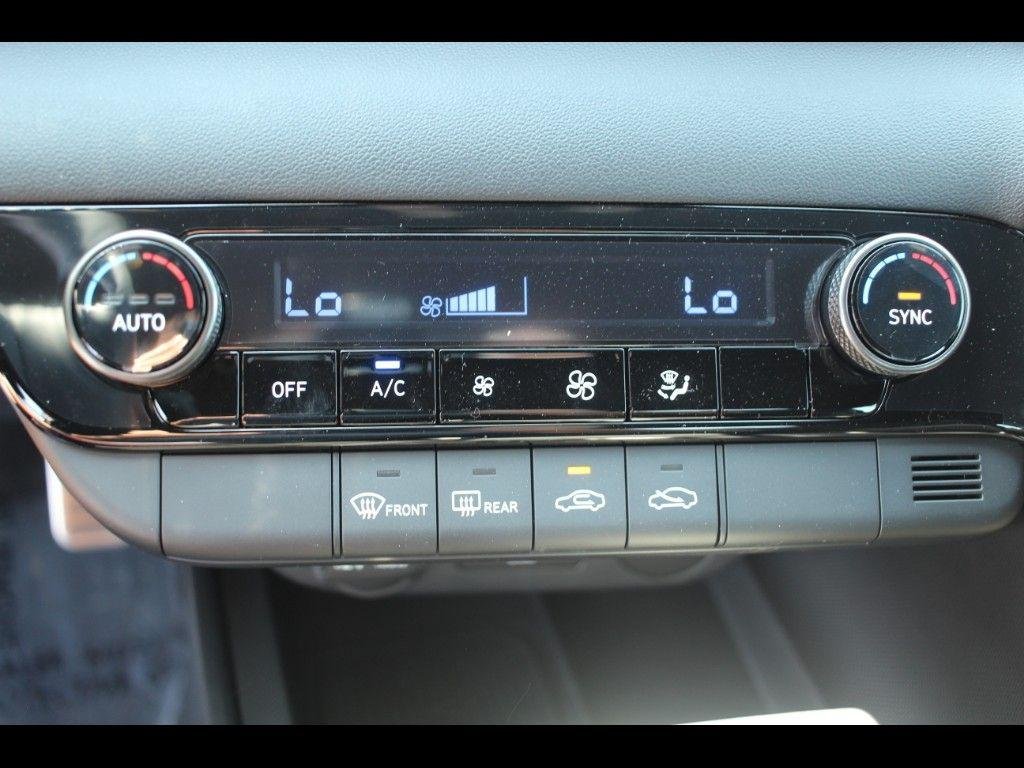 2025 Hyundai Elantra SEL - Photo 18