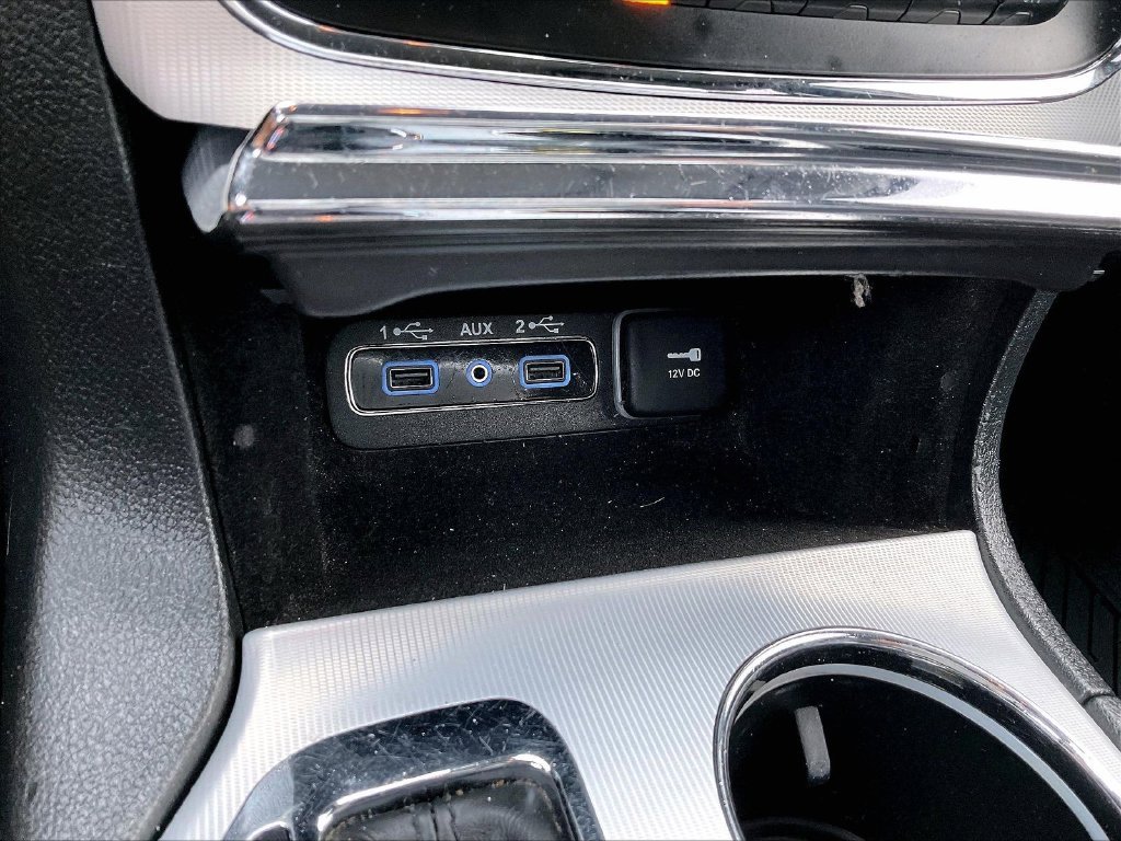 Used 2018 Silver Jeep Summit image 27