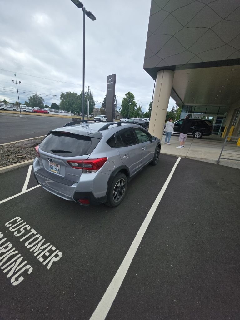 Used 2020 Ice Silver Metallic Subaru Premium image 5