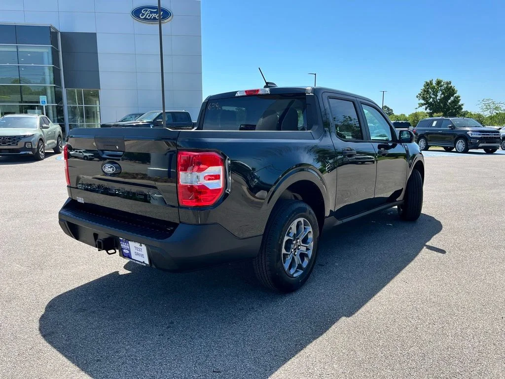 New 2026 Black Ford XLT image 5