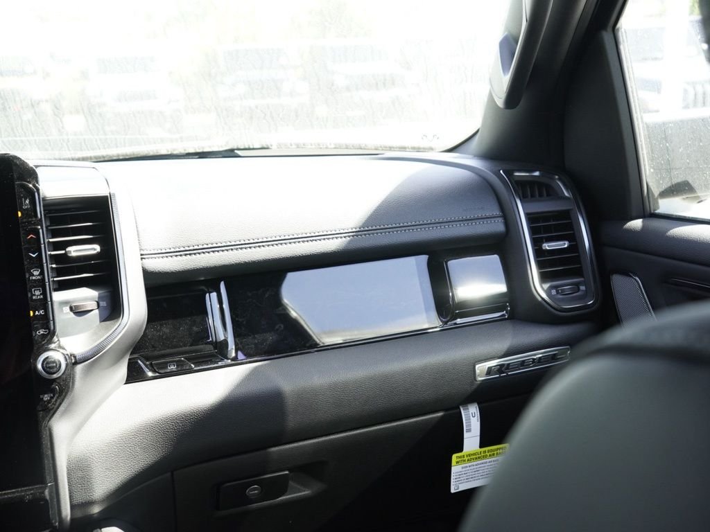 New 2026 Diamond Black Crystal Pearl-Coat Exterior Paint RAM Rebel image 26