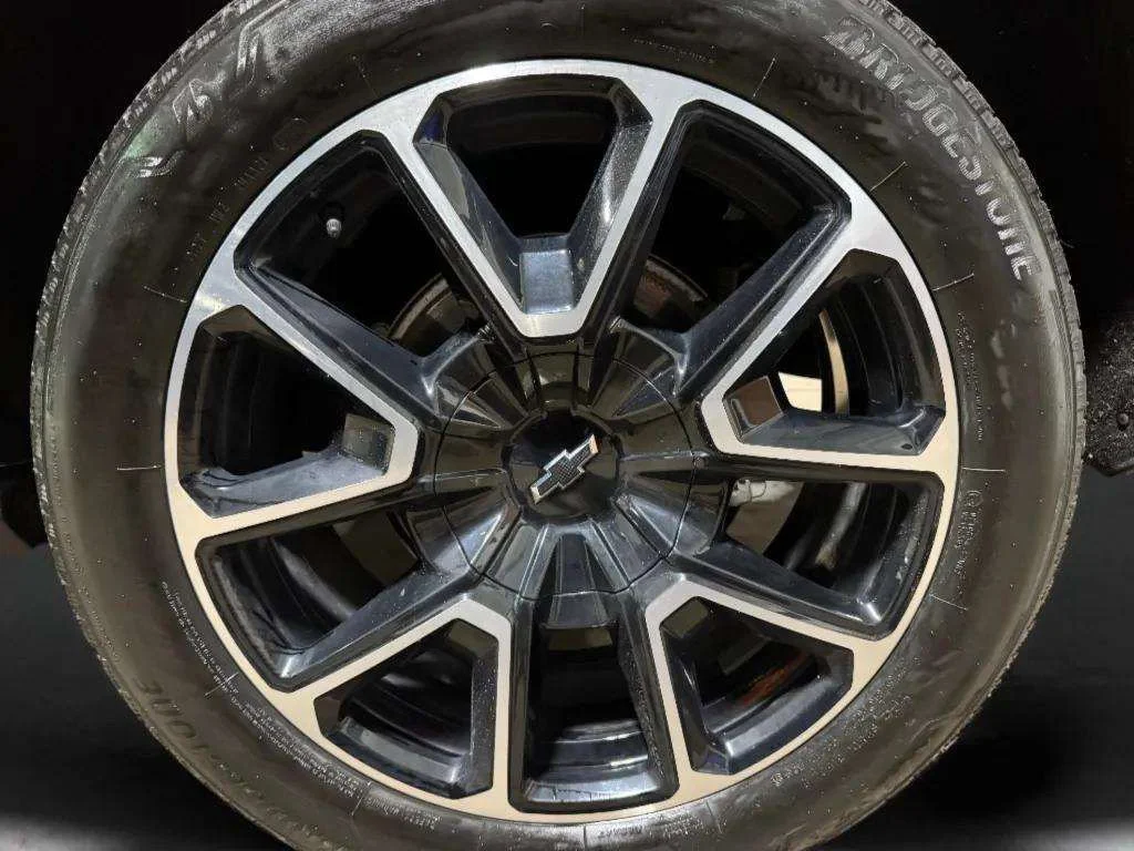 2024 Chevrolet Suburban RST - Photo 33