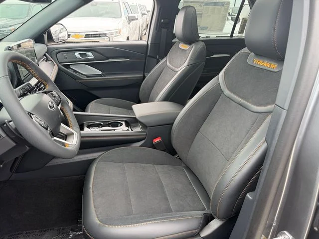 New 2026 Carbonized Gray Metallic Ford Tremor® image 5