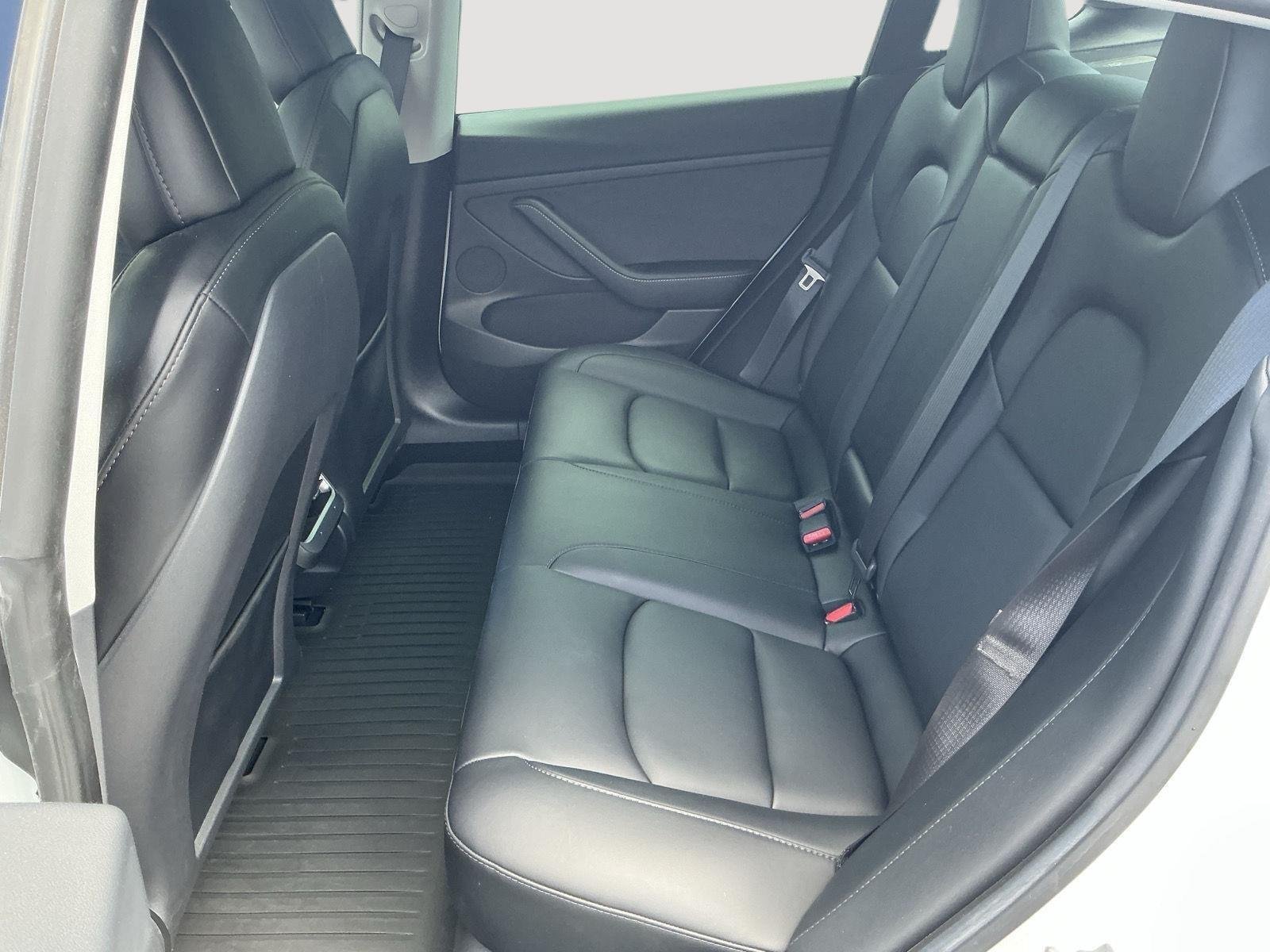 Used 2022  Tesla Long Range image 9
