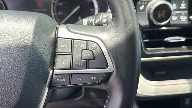 Used 2022 Moon Dust Toyota XLE image 21