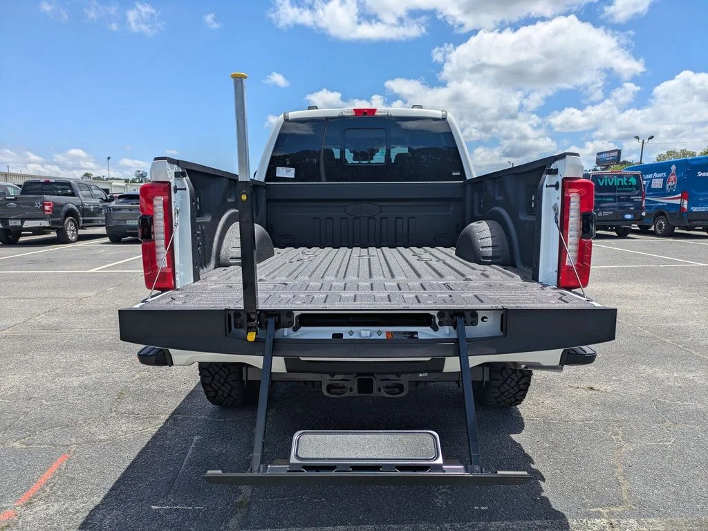 New 2026 Star White Metallic Tri-Coat Ford Lariat image 13