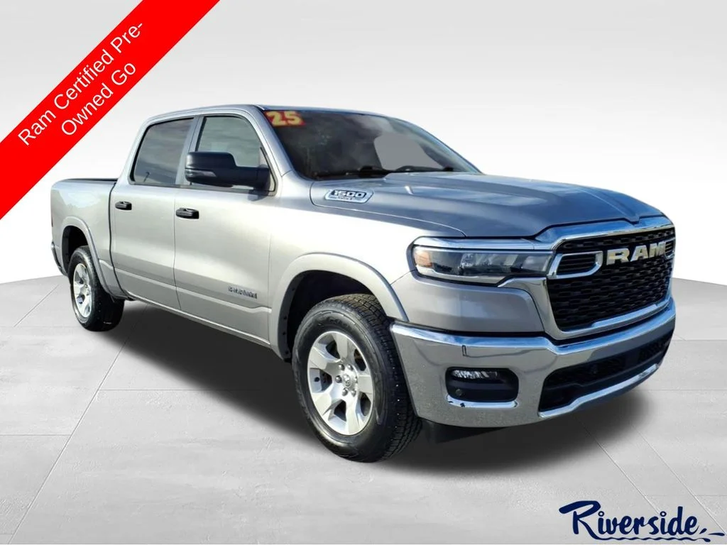 2025 RAM 1500 Big Horn/Lone Star 4x4 Crew Cab 5'7's photo