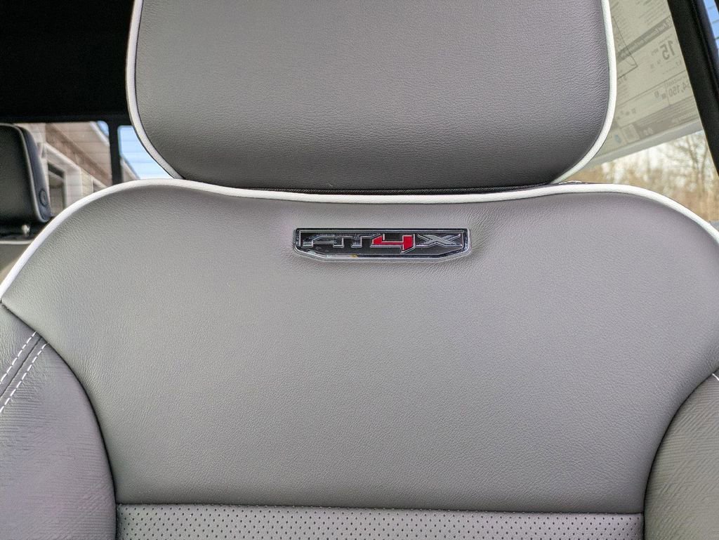 2026 GMC Sierra 1500 AT4X - Photo 17