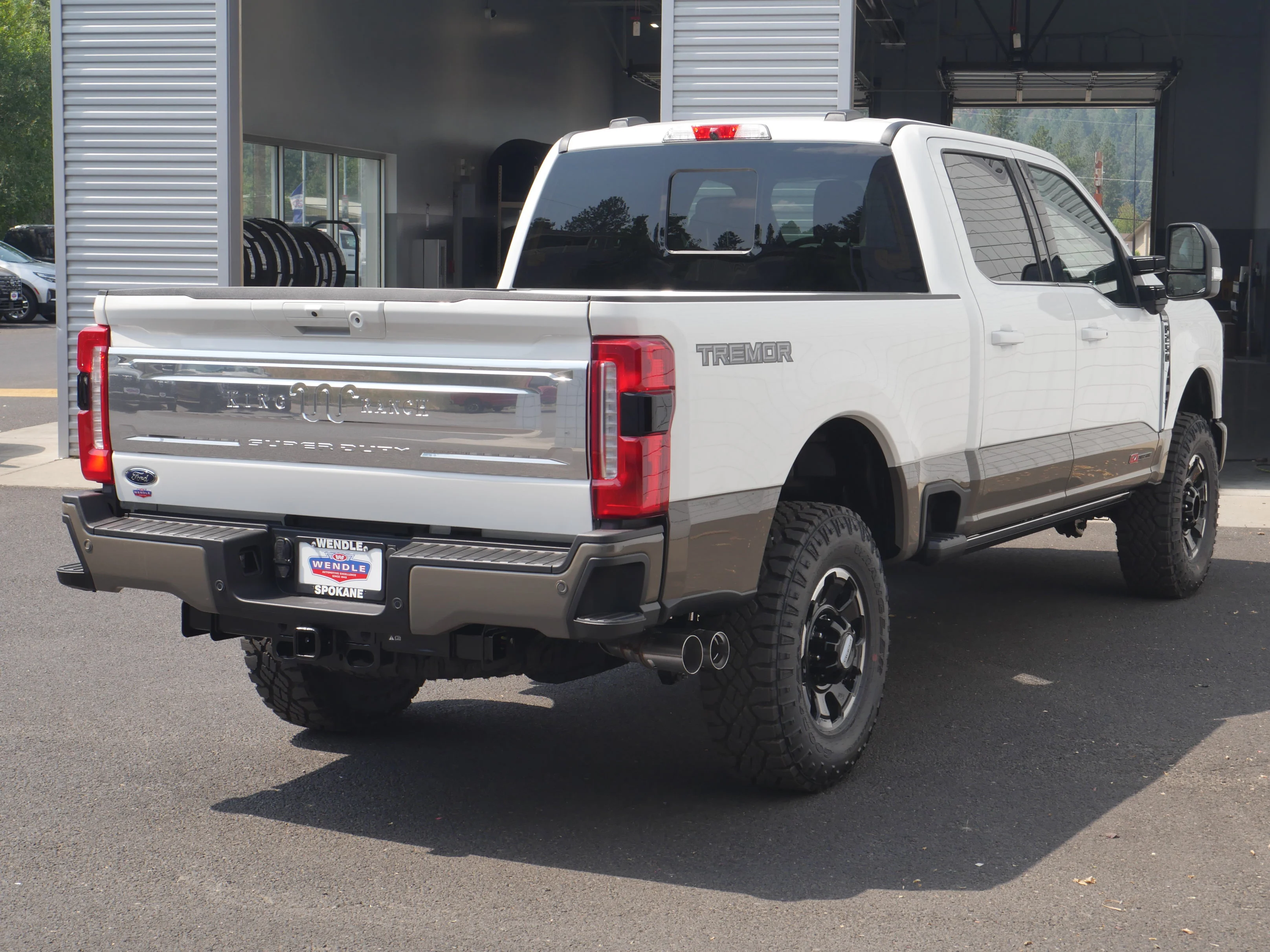 New 2026 STAR WHITE Ford King Ranch image 32