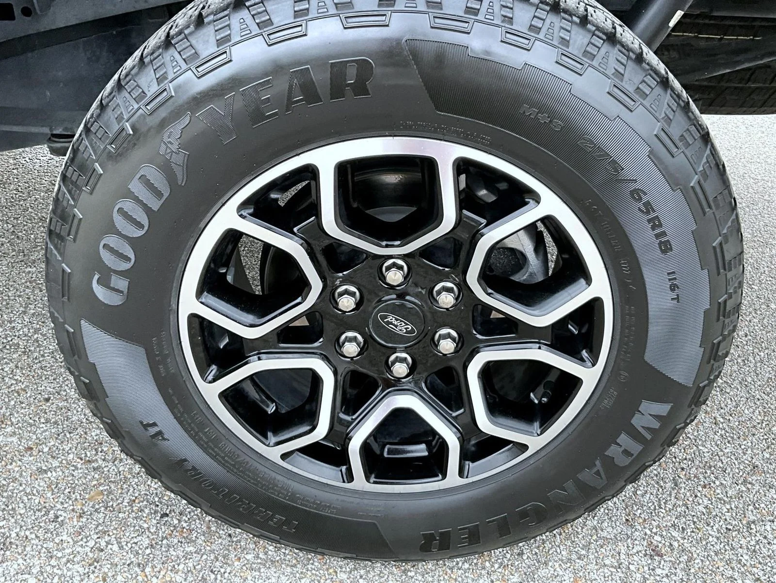 Used 2023 Black Ford XLT image 25
