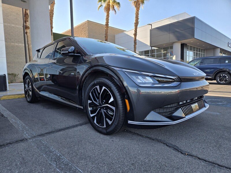 Used 2023 Gray KIA WIND RWD image 2