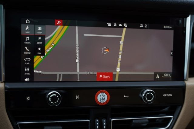 2026 Porsche Macan - Photo 17