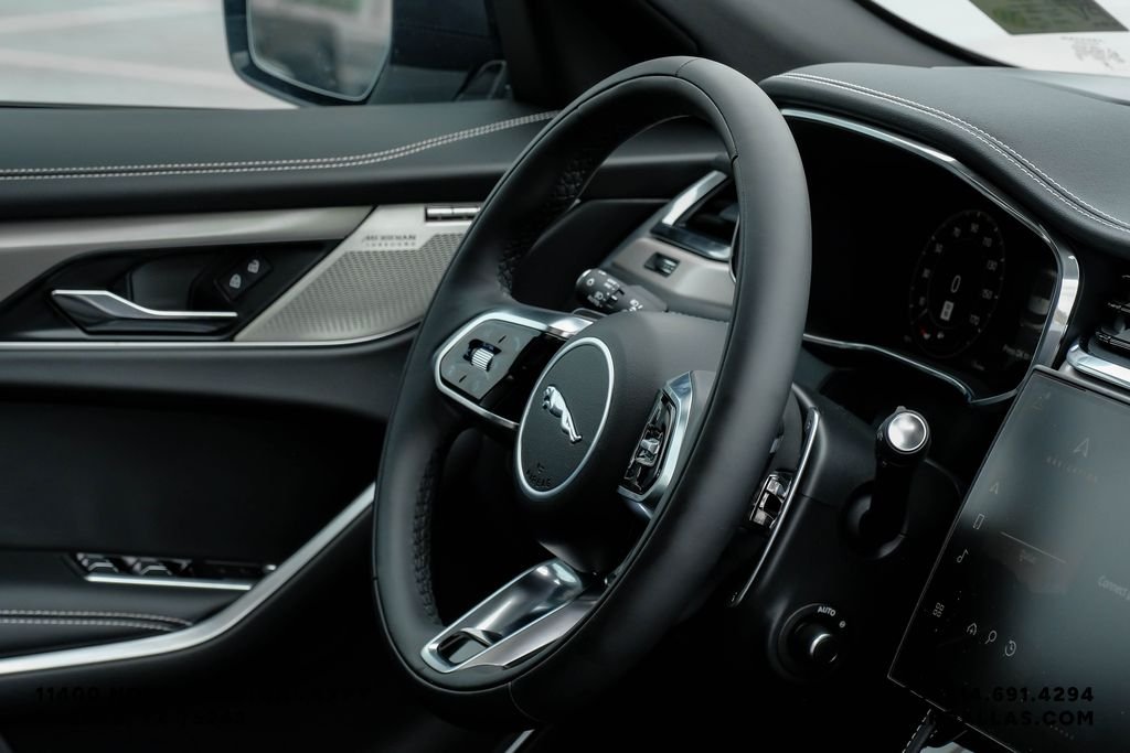 2026 Jaguar F-Pace R-Dynamic S - Photo 11