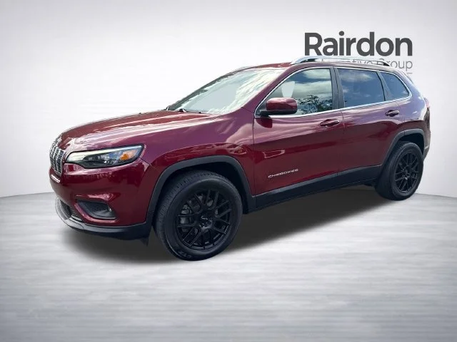 Used 2019 Velvet Red Pearlcoat Jeep Latitude Plus image 1