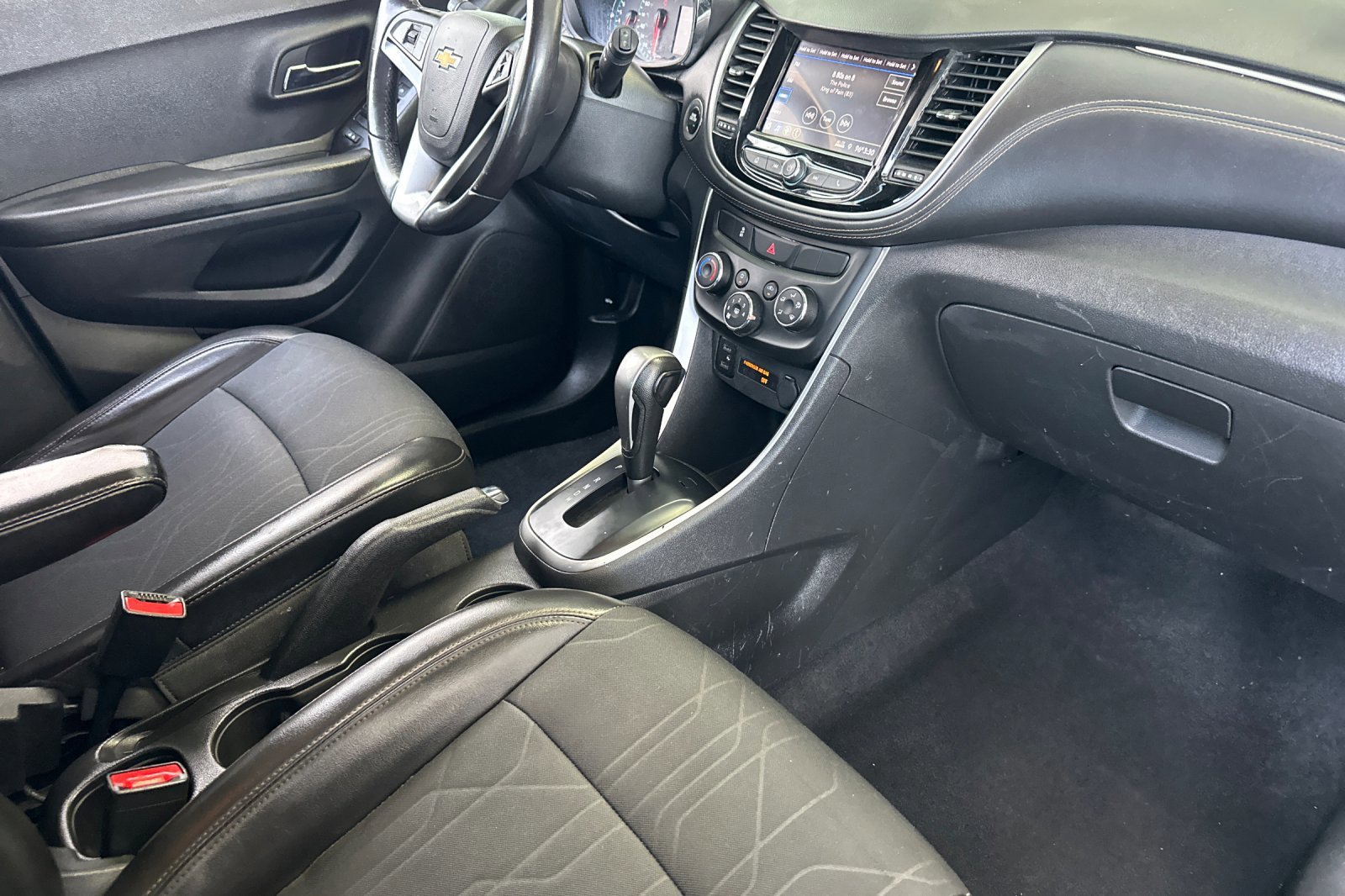 Used 2022 Mosaic Black Metallic Chevrolet LT image 16