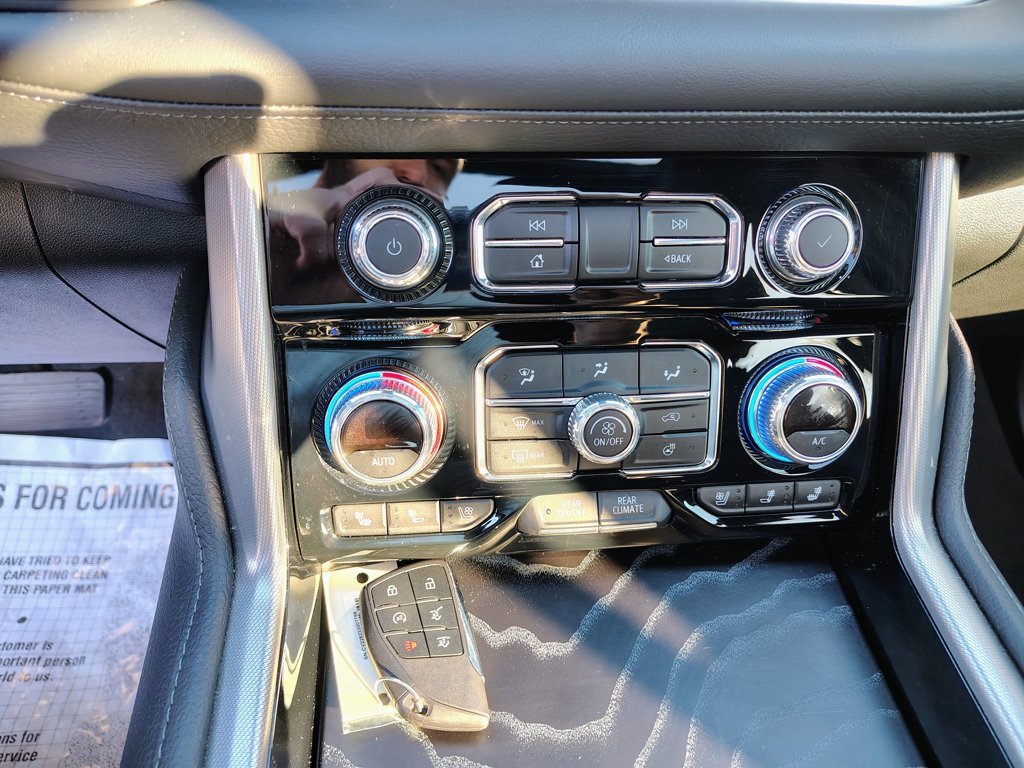 Used 2024 Onyx Black GMC Denali image 31