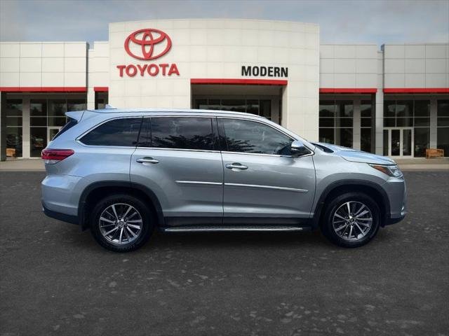 Certified Used 2019 CELESTIAL SILVER METALLIC Toyota  image 4