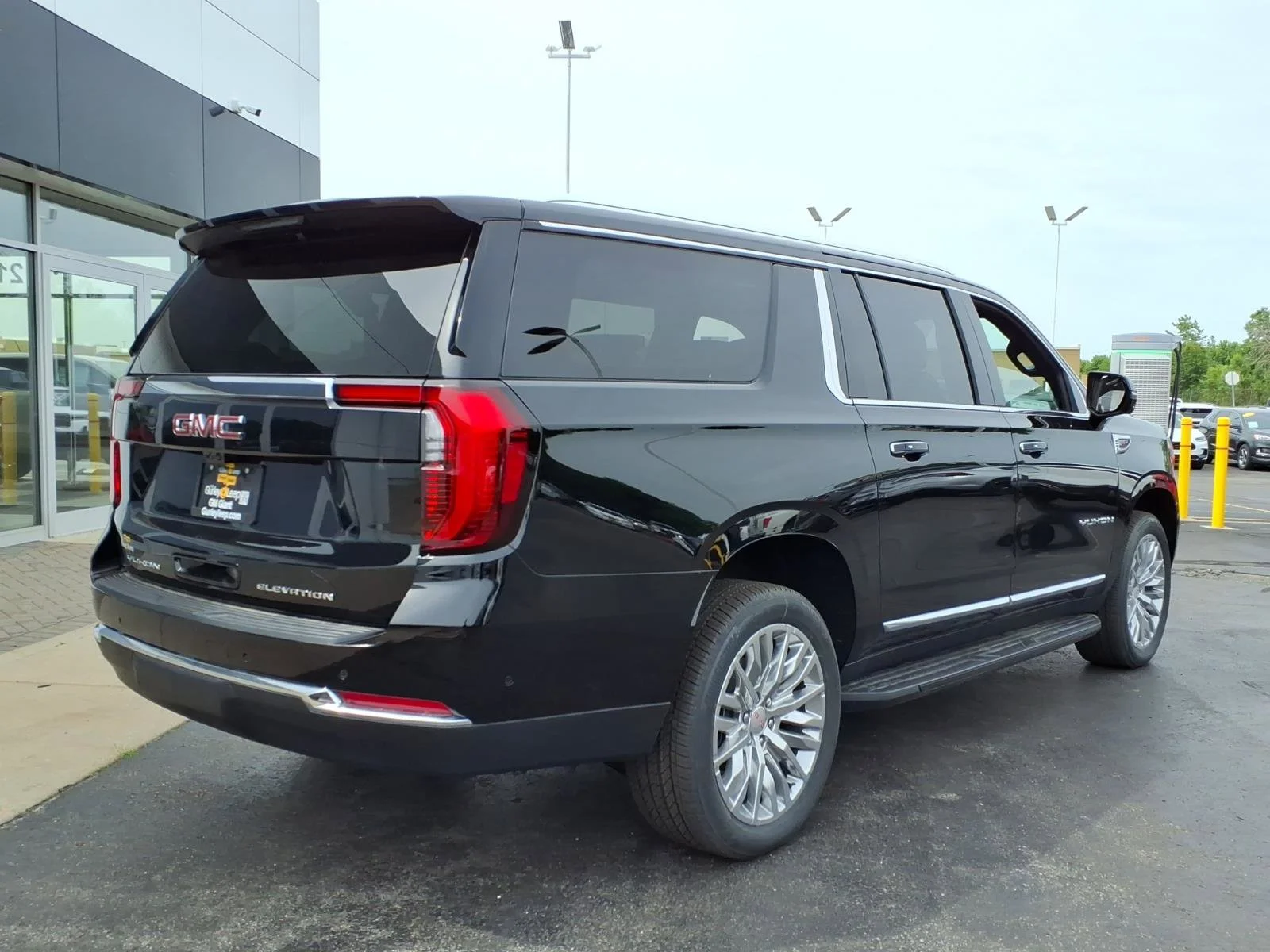 2026 GMC Yukon XL Elevation - Photo 11