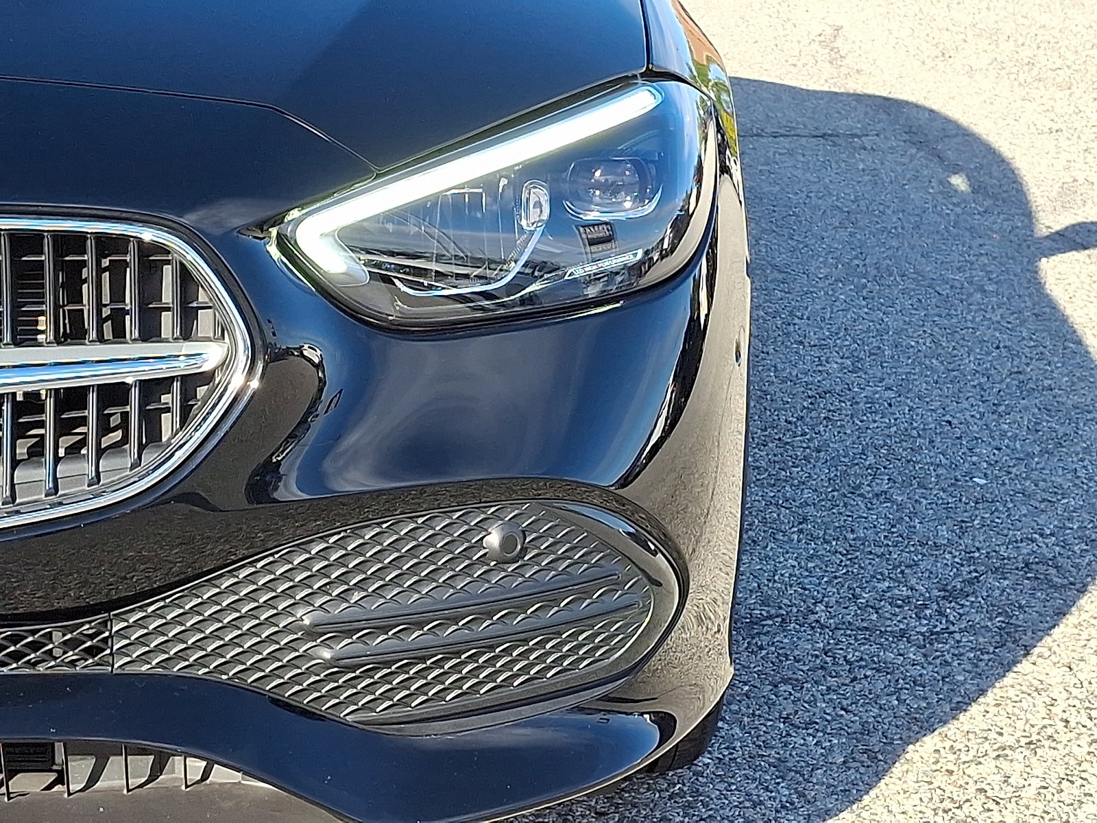 2025 Mercedes-Benz C-Class Sedan C 300 - Photo 9