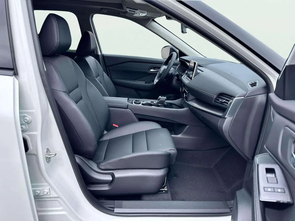 New 2026 Everest White Pearl Tricoat Nissan Dark Armor image 17