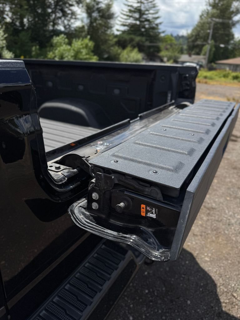 Used 2022 Ebony Twilight Metallic GMC Denali image 12