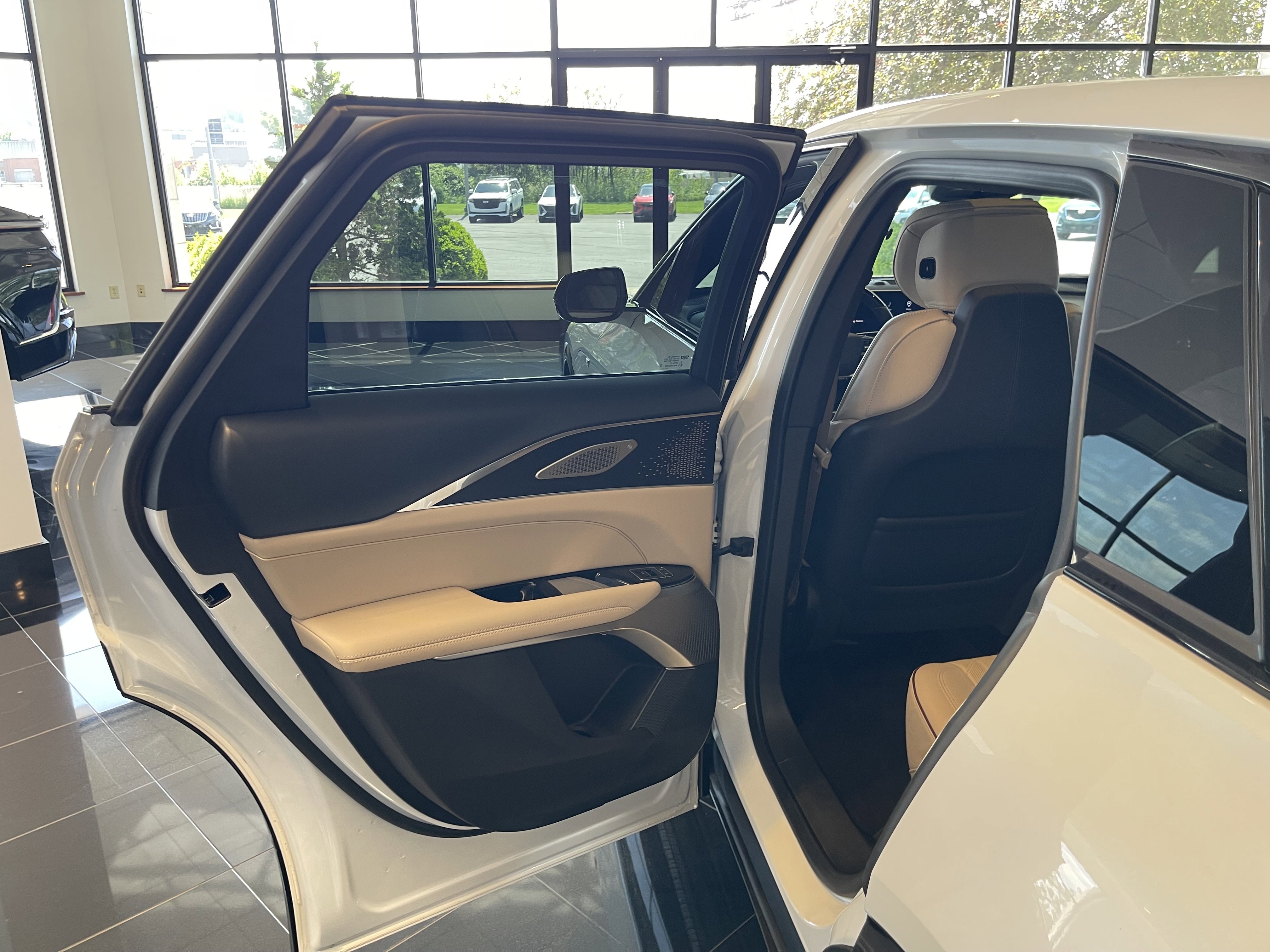 Certified Used 2024 Crystal White Tricoat Cadillac Sport 3 image 20