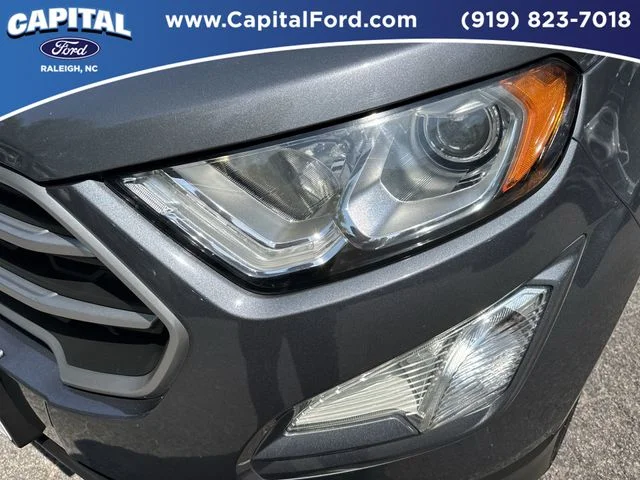 Used 2021  Ford SE image 11