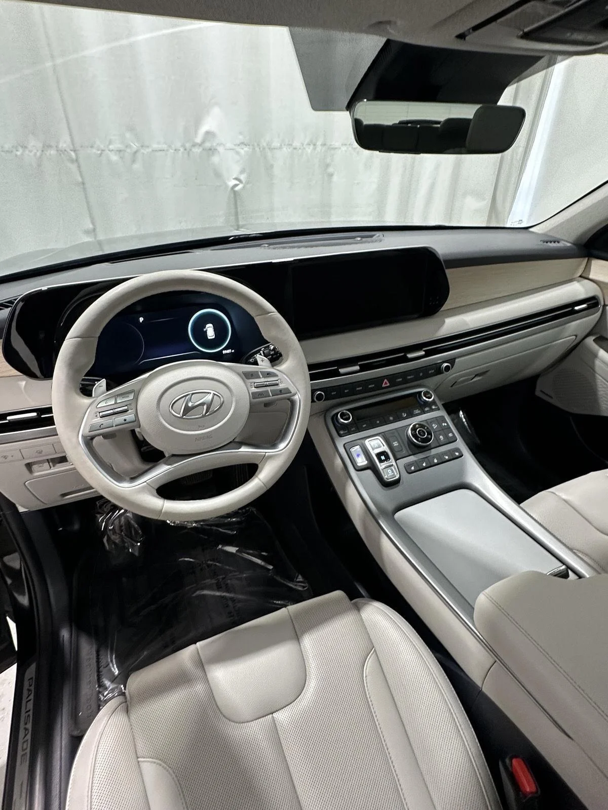 Used 2023  Hyundai Limited image 9