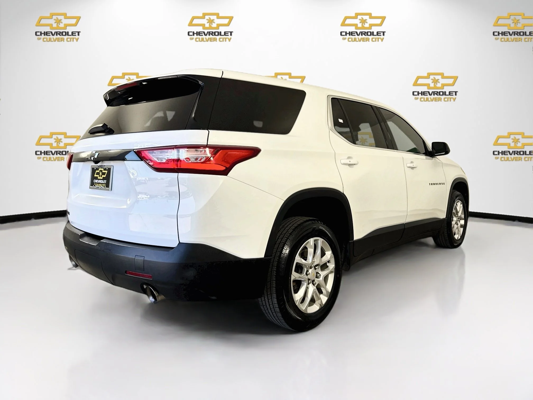 Used 2020 SUMMIT WHITE Chevrolet LS image 8