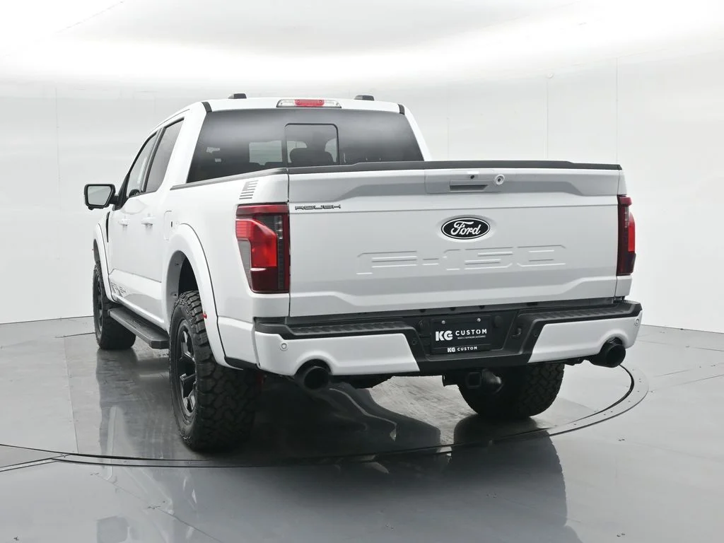 New 2025 Oxford White Ford XLT image 32