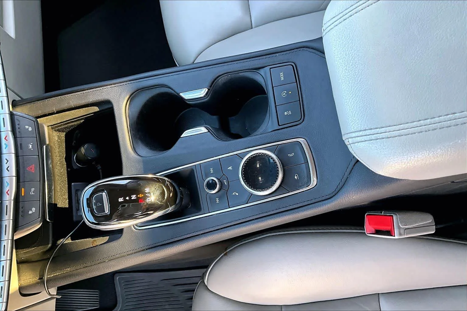Used 2021 Crystal White Tricoat Cadillac FWD Premium Luxury image 16