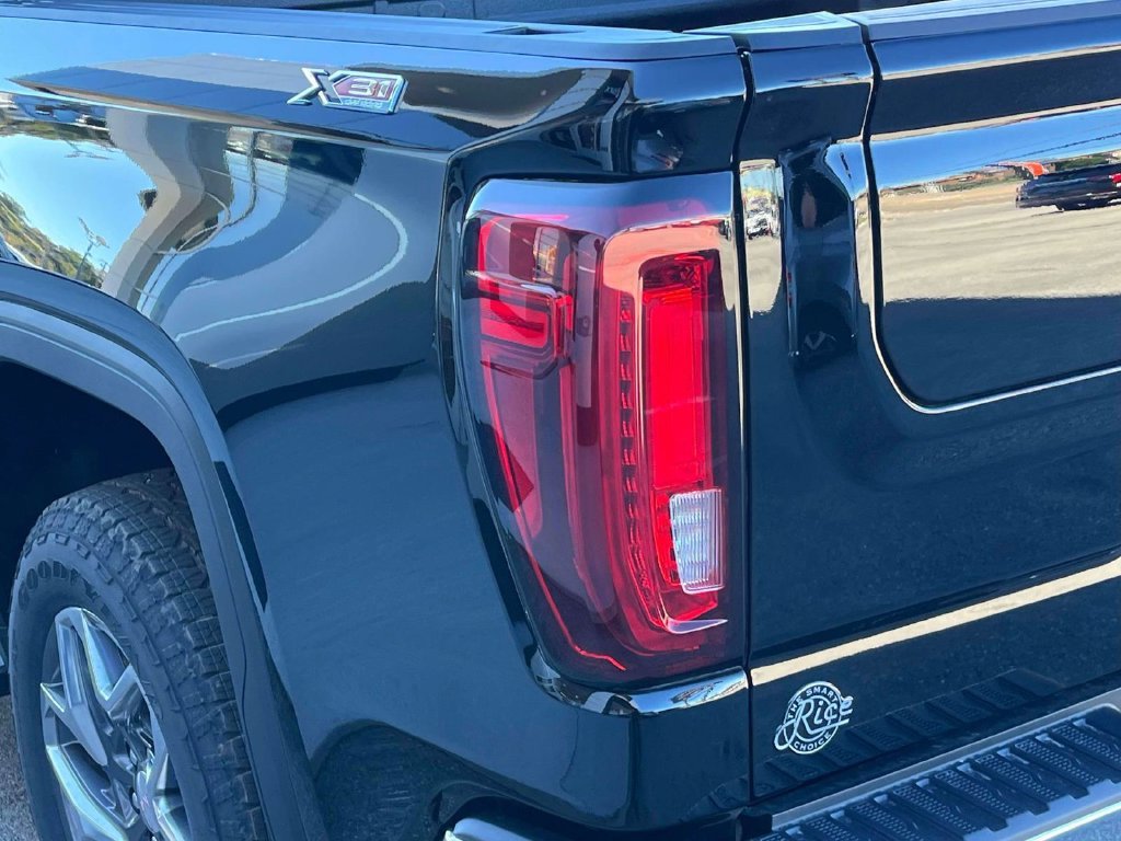 2026 GMC Sierra 1500 SLT - Photo 10