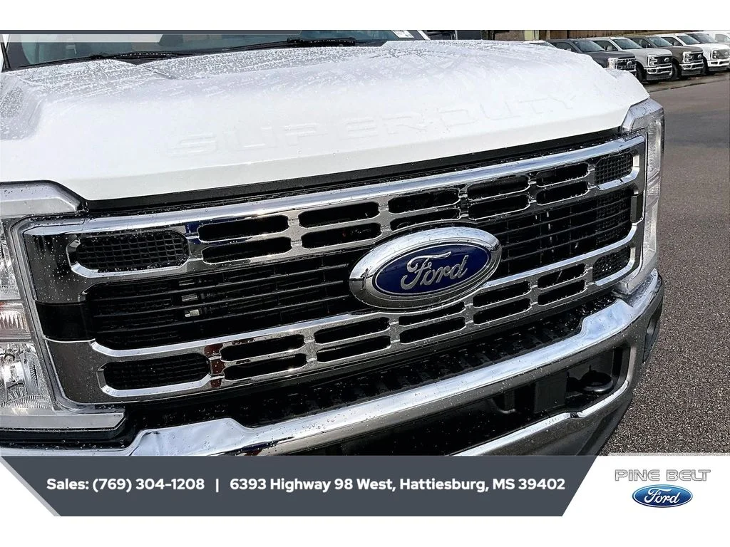 New 2026 Oxford White Ford F-250® XLT image 22