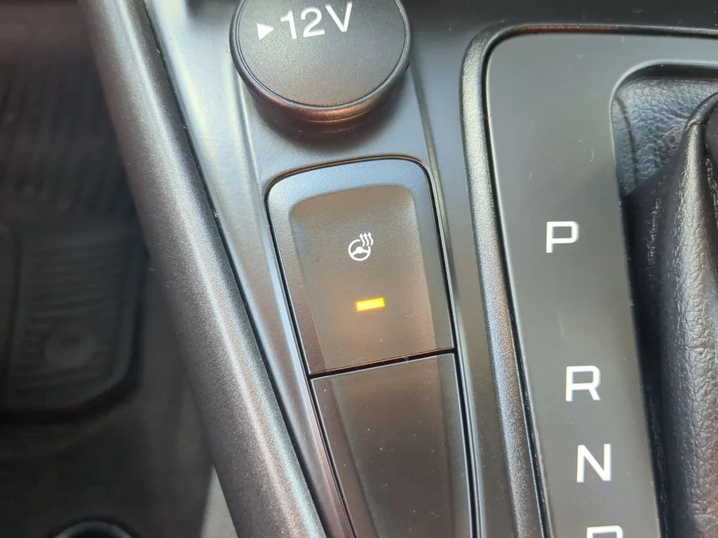 Used 2018 Red Ford SEL image 30