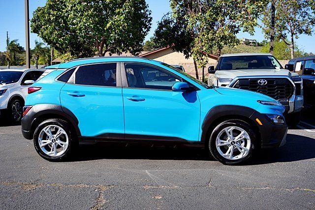 Used 2023 Green Hyundai SEL image 6