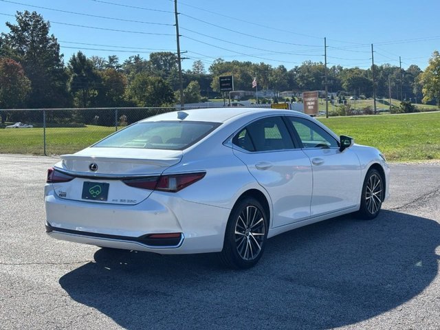 Used 2023 White Lexus ES 250 image 5