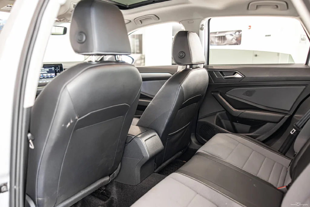 Used 2025 Gray Volkswagen 1.5T SE image 32