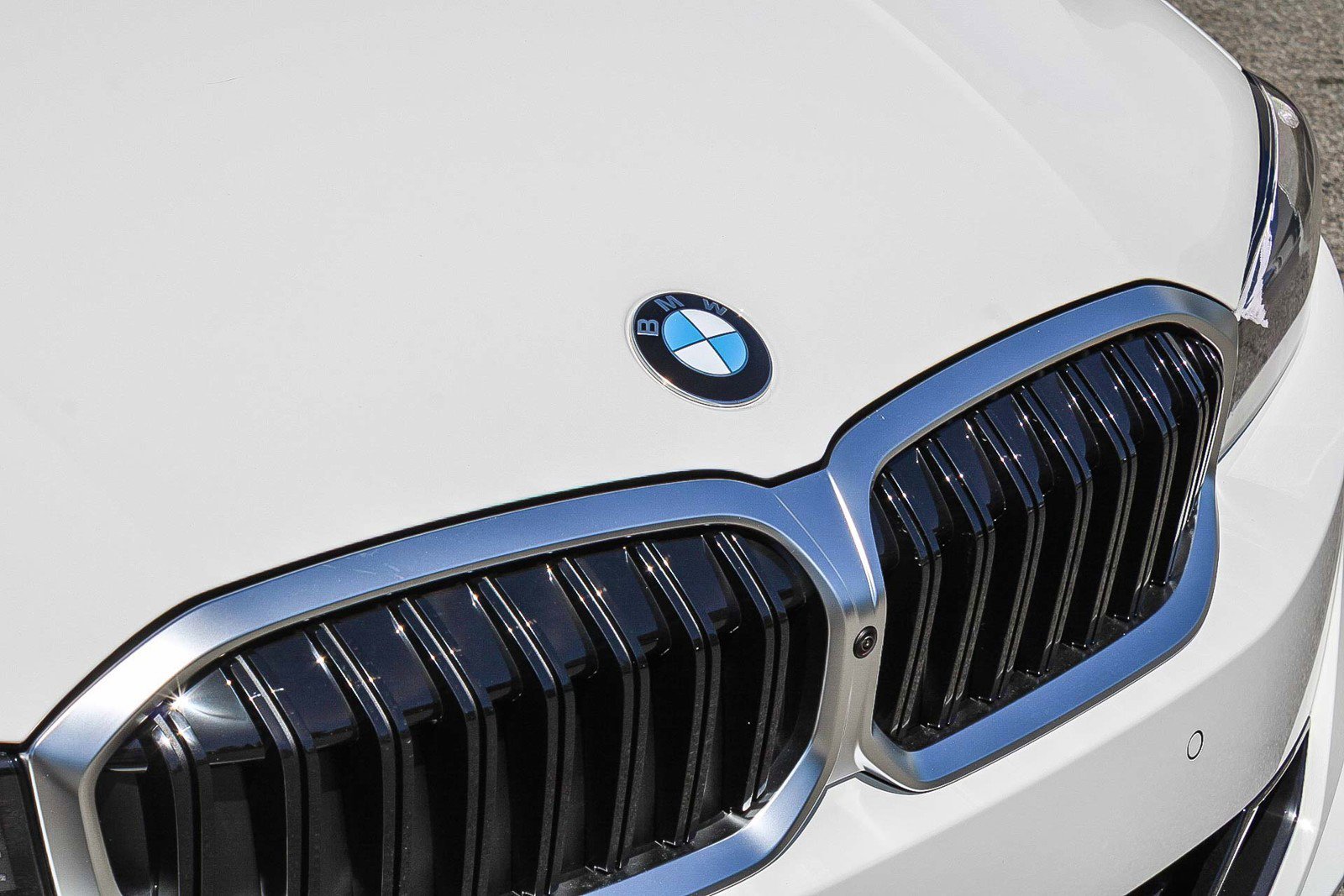 New 2026 Alpine White BMW 330i image 9