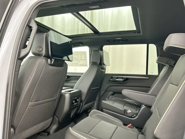 New 2026 Polar White Tricoat Chevrolet Premier image 24