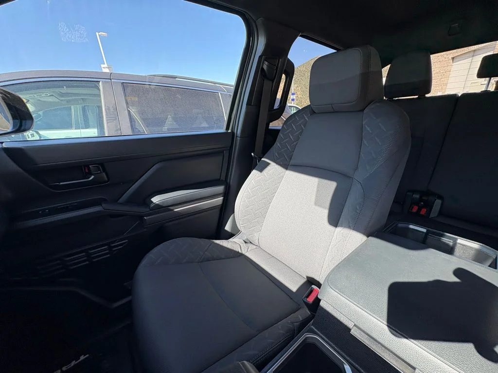 Used 2026 UNDERGROUND Toyota SR5 image 23