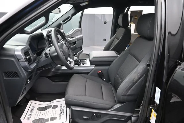 New 2026 Agate Black Metallic Ford XLT image 11